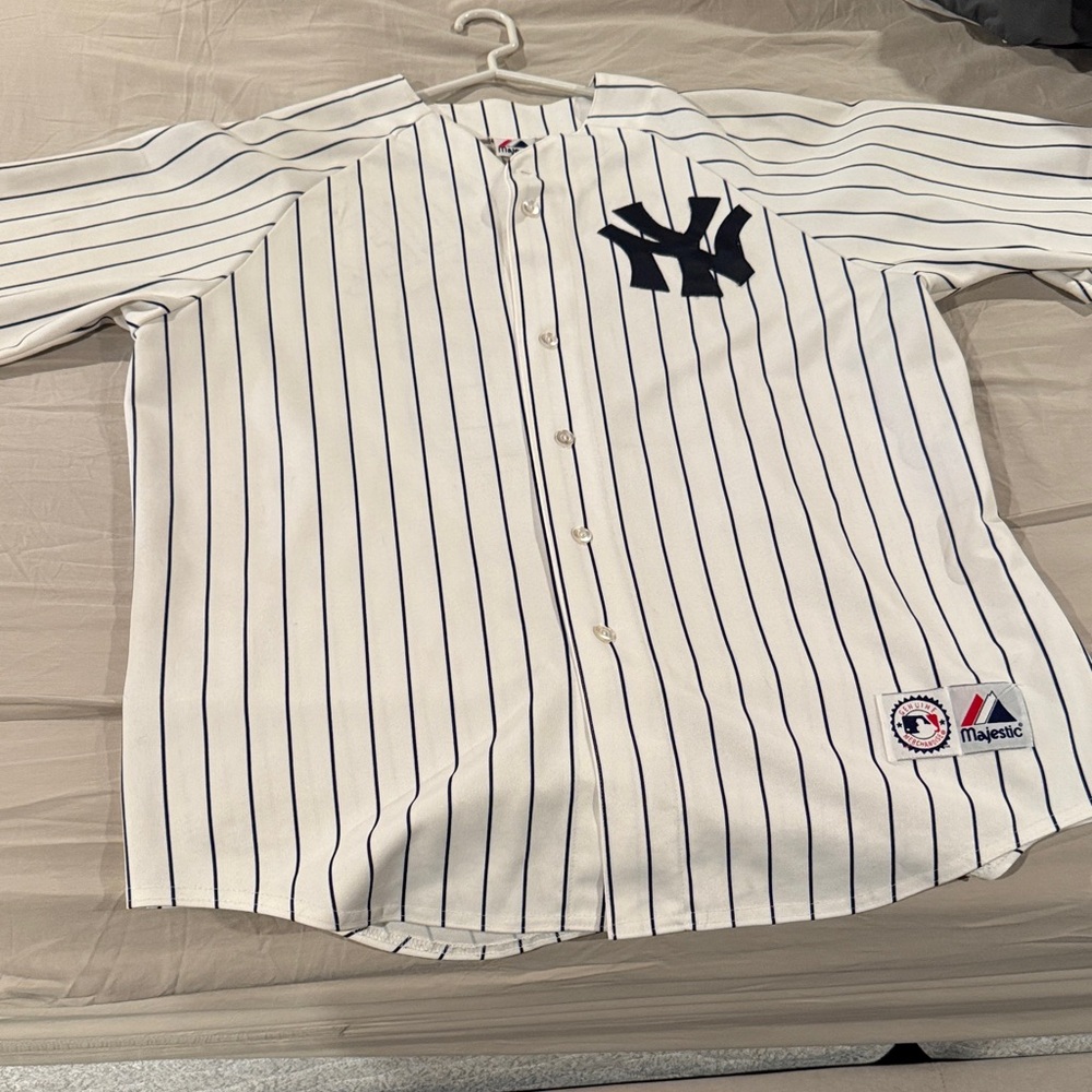 Majestic Classic White and Navy Yankee Rodriguez